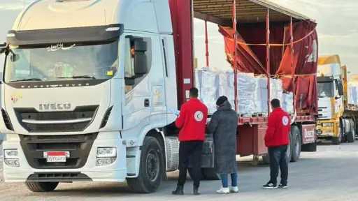 أكثر من 5 آلاف طن مساعدات من الهلال الأحمر المصري تعبر معبر رفح إلى غزة