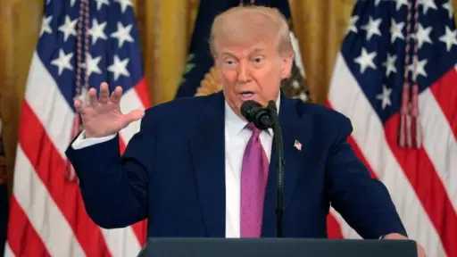 ترامب يؤجل زيادة الرسوم الجمركية على بعض أنواع الأثاث لمدة عام