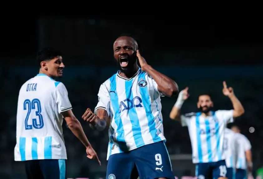 أول رد من بيراميدز على مفاوضات الأهلي لضم فيستون مايلي