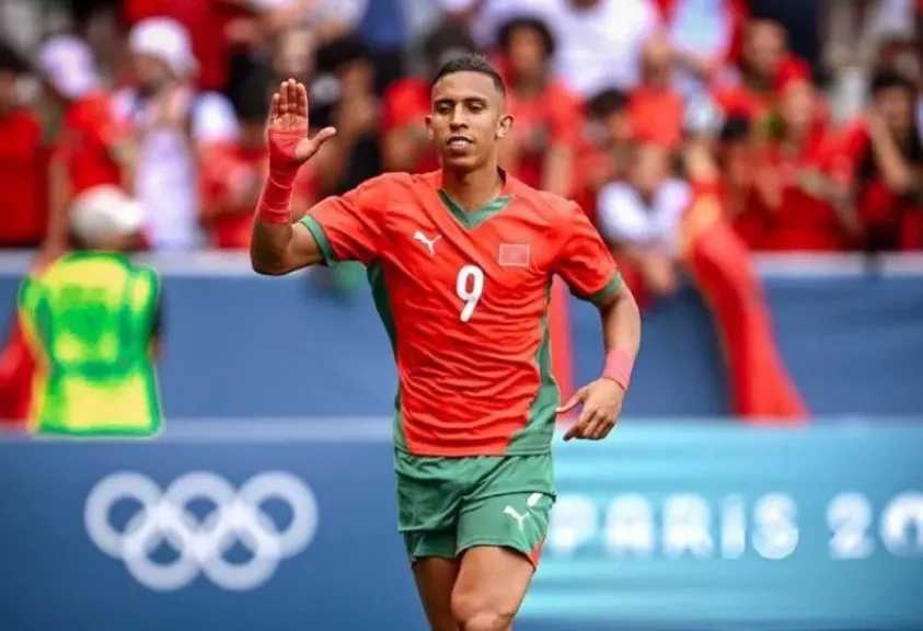 سفيان رحيمي يشيد بدعم الجماهير قبل مواجهة تنزانيا الحاسمة