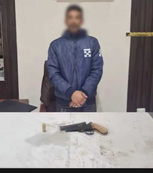 ضبط سائق اعتدى بسلاح ناري على جاره بسبب خلافات الجيرة بحدائق القبة