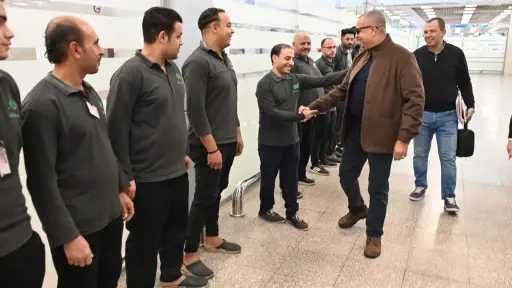محافظ جنوب سيناء يكرم عمال شركة النظافة بمطار... محافظ جنوب سيناء يكرم عمال شركة النظافة بمطار شرم الشيخ الدولي
