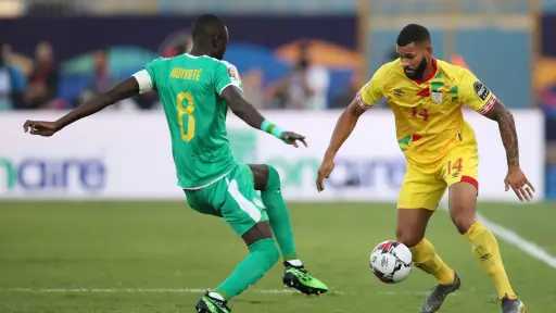 قرار ناري من رئيس اتحاد الكرة البنيني قبل مواجهة الفراعنة في أمم إفريقيا