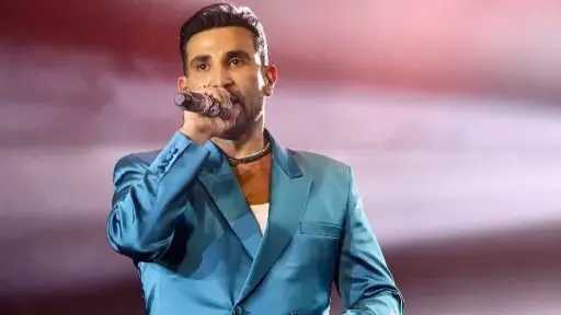 أحمد سعد يحيي حفلًا أسطوريًا كامل العدد على... أحمد سعد يحيي حفلًا أسطوريًا كامل العدد على مسرح المجاز بالشارقة احتفالًا برأس السنة