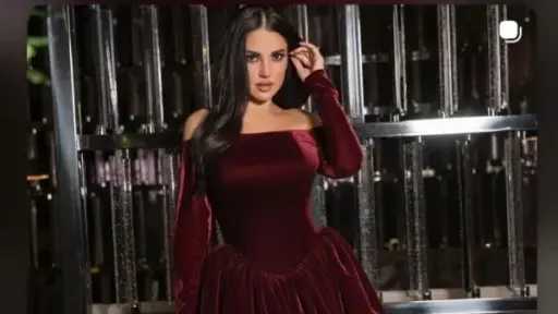 ُرّة تكشف شخصيتها الجديدة في «علي كلاي» وتخطف الأنظار بإطلالة حمراء جذابة