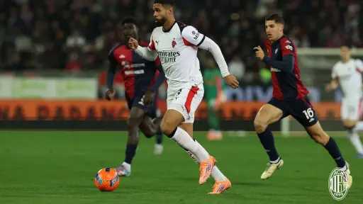 ميلان يفوز على كالياري ويتصدر الدوري الإيطالي