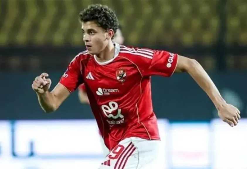 لاعب الأهلي يرفض تمديد عقده لأربع سنوات ويصر على التجديد لموسم واحد