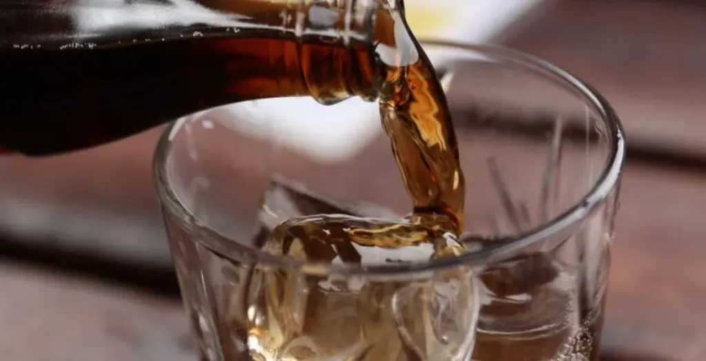 دراسة تحذر: الإفراط في المشروبات الغازية يهدد صحة الكلى