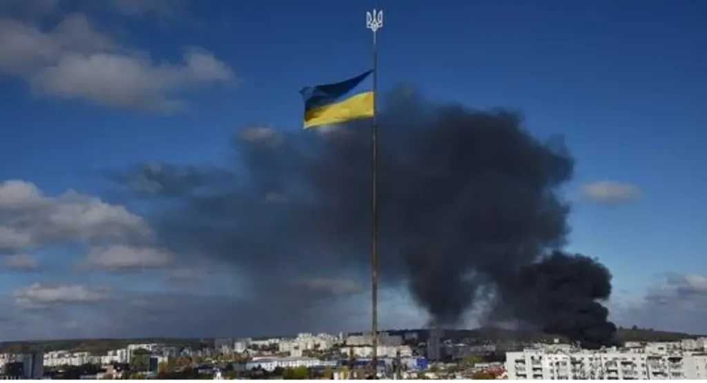 انفجار عبوة ناسفة في مركبة عسكرية أوكرانية في قلب كييف.. تفاصيل