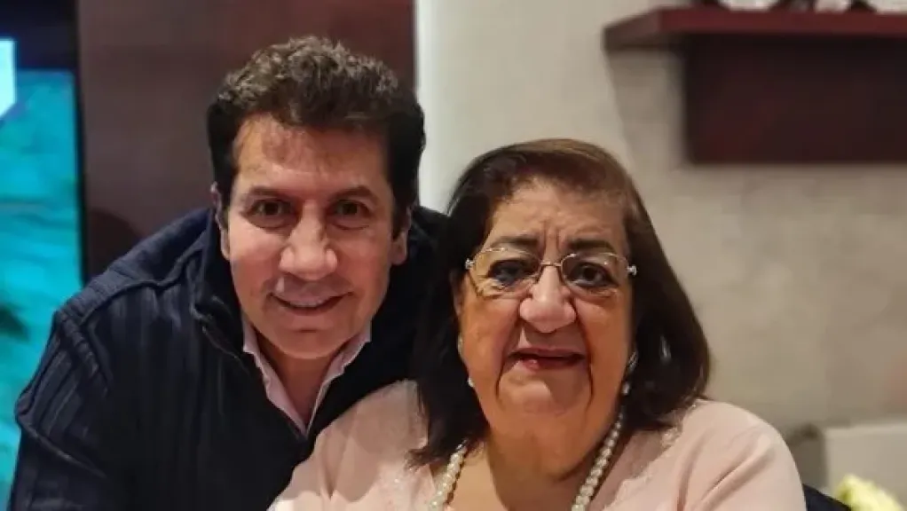 هاني رمزي ووالدته