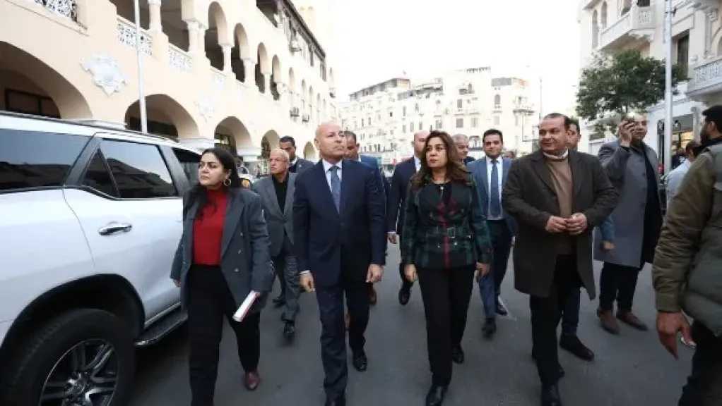 وزيرة التنمية المحلية ومحافظ القاهرة يتفقدان مشروع تطوير منطقة الكوربة