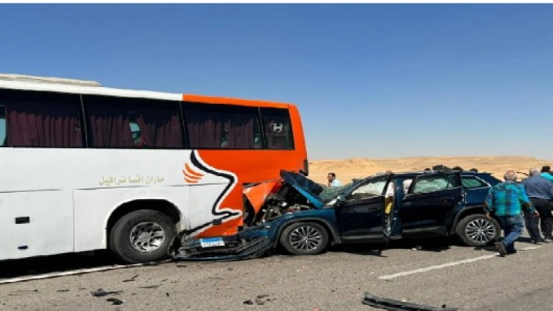  تصادم أتوبيس مع سيارة ملاكي