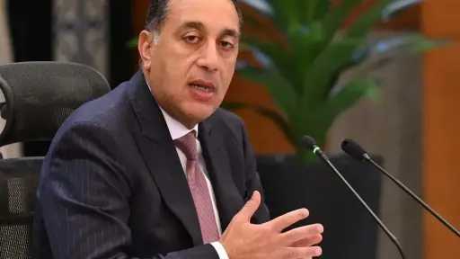 رئيس الوزراء يهنئ قداسة البابا تواضروس الثاني: عيد الميلاد يجسد وحدة المصريين