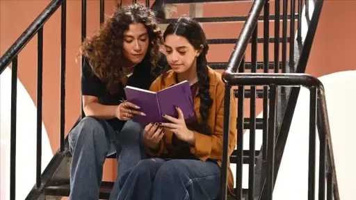 ملخص أحداث الحلقة 22 من مسلسل ميد تيرم