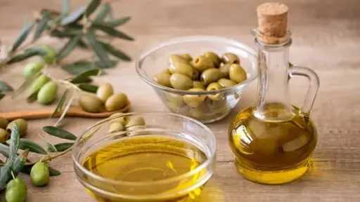 فوائد زيت الزيتون الصحية للجسم
