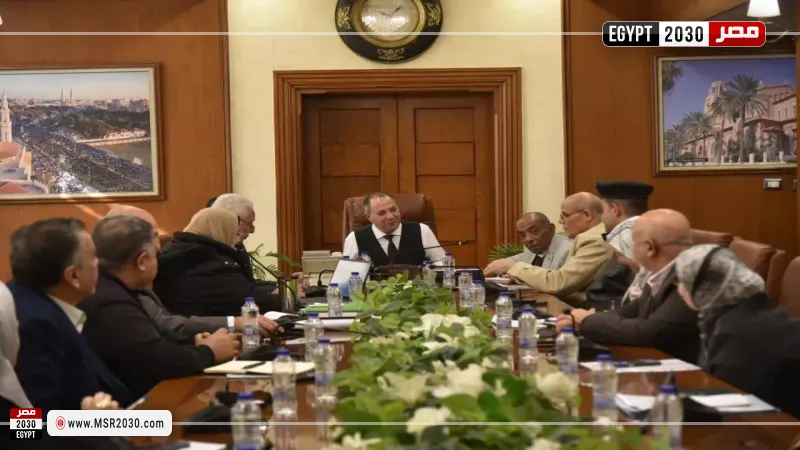 محافظ بورسعيد يتابع سير أعمال شركة النظافة الجديدة