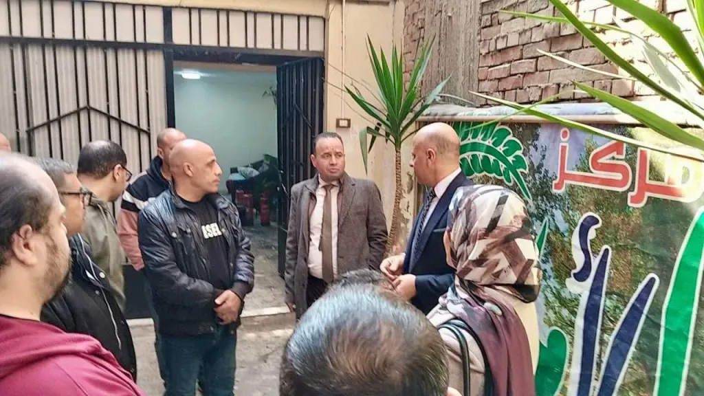 جانب من معاينة النيابة الإدارية لموقع الحريق 