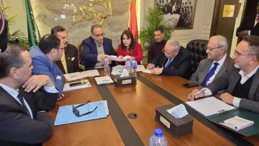 في رابع أيام تلقي الطلبات «أبوشقة» و«حسان» يتقدمان بأوراق ترشحهما لرئاسة حزب الوفد