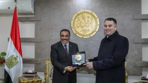 رئيس هيئة المحطات النووية يلتقي محافظ مطروح لدعم مشروع الضبعة النووي