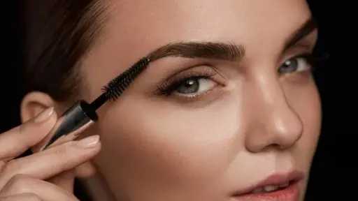 طرق طبيعية لتكثيف الحواجب طرق طبيعية لتكثيف الحواجب