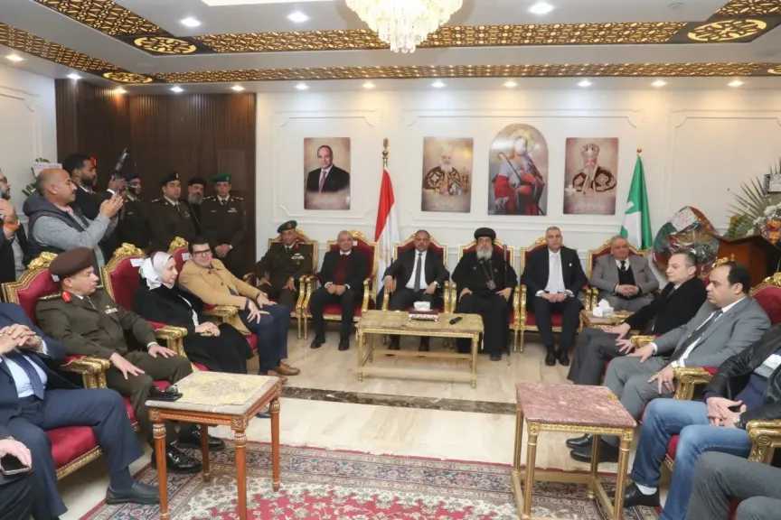 محافظ الشرقية يزور مطرانية فاقوس لتهنئة المسيحيين بعيد الميلاد
