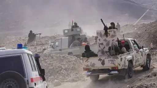 انتشار «قوات العمالقة» في عدن وتأمين مؤسسات الدولة وسط غارات جوية بالضالع