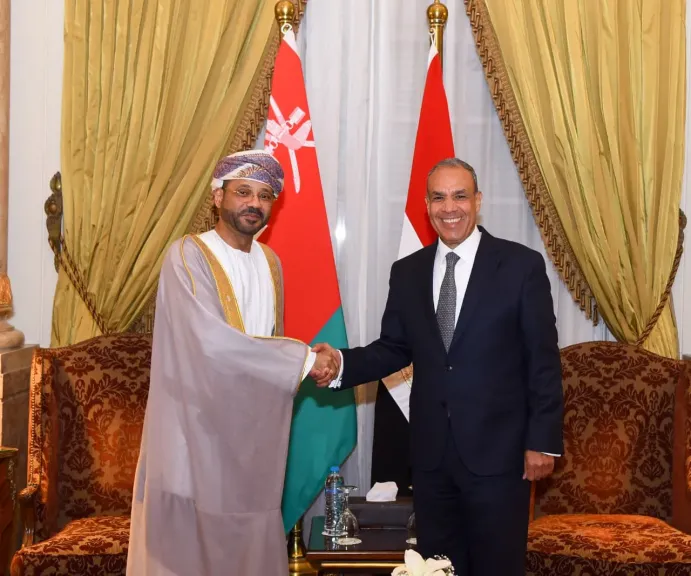 وزير الخارجية ونظيره العماني