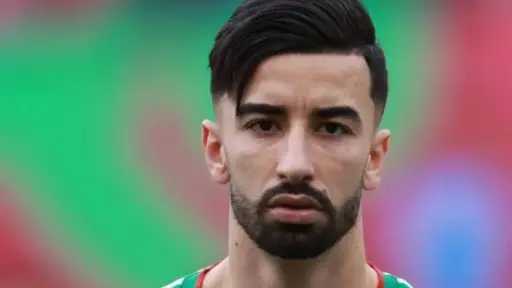 عمورة يوضح حقيقة لقطة الجدل أمام الكونغو ويقدم اعتذارًا رسميًا