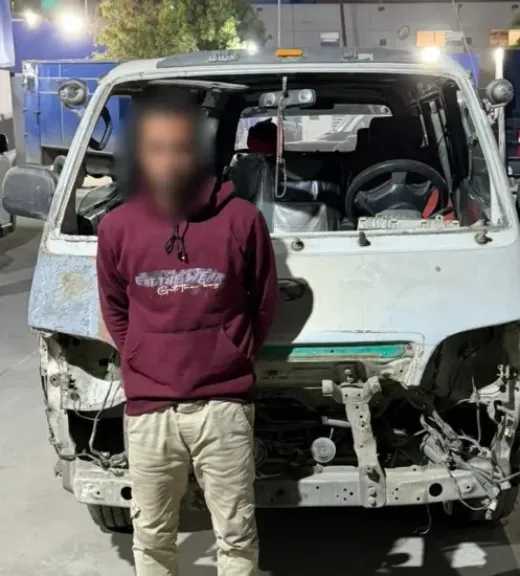 مصرع شخص دهسته سيارة ميكروباص أثناء عبوره الطريق بالبساتين