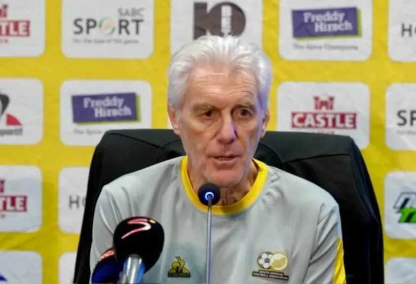 هوجو بروس: «انتقادات السوشيال ميديا مجرد قمامة»