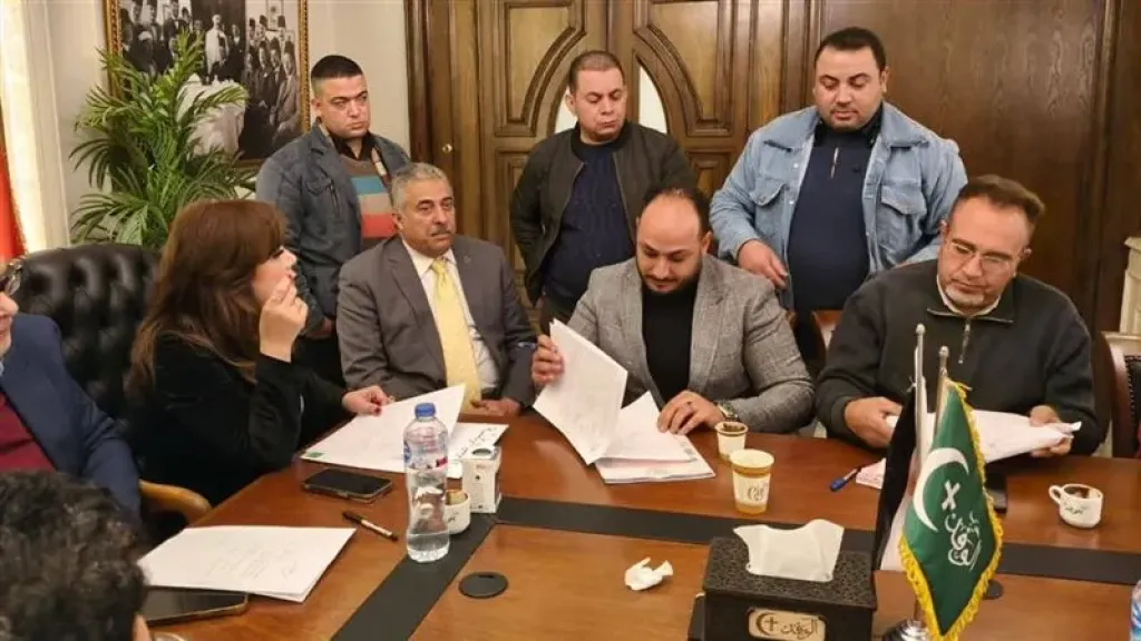 الحسيني الشرقاوي يتقدم بأوراق ترشحه