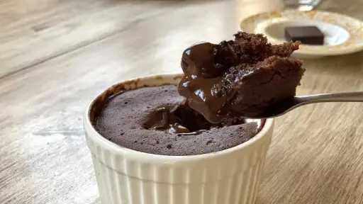 طريقة عمل كيكة شيكولاتة في الميكروويف