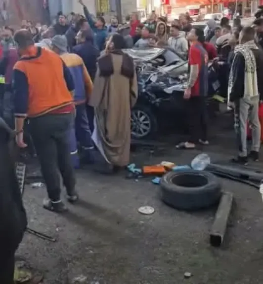 سقوط سيارة ملاكي من أعلى كوبري أكتوبر أمام نادي السكة الحديد