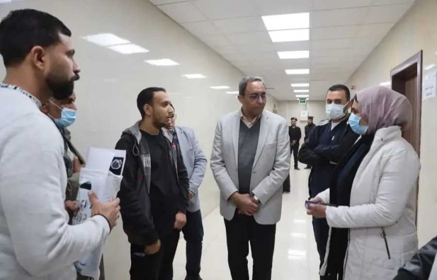 محافظ قنا يجري زيارة مفاجأة لمستشفى فرشوط المركزي