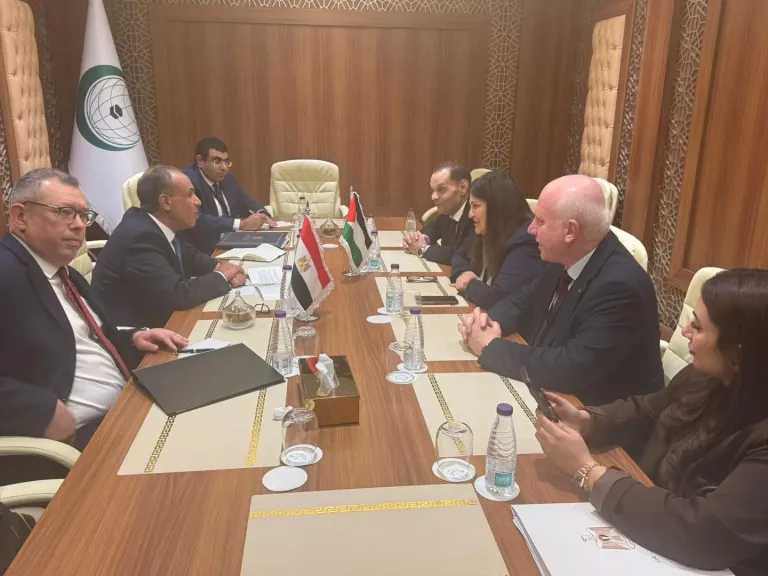 وزير الخارجية يلتقي بنظيرته الفلسطينية ويؤكد دعم مصر الكامل للشعب الفلسطيني