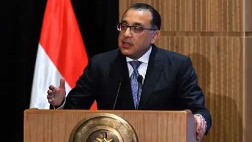 رئيس الوزراء يبدأ جولة لافتتاح 9 مصانع بالمنطقة الاقتصادية لقناة السويس