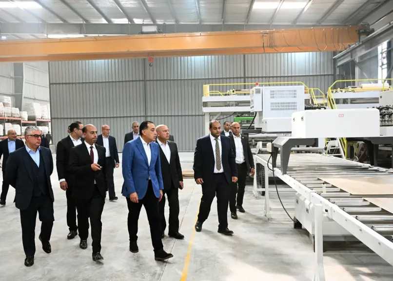 مدبولي يفتتح مصنع ”سي إي سي” لإنتاج ”رولمان البلي”بمنطقة السخنة الصناعية باستثمارات 3 ملايين دولار