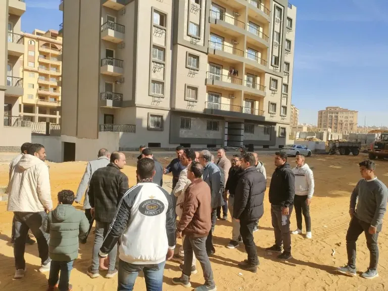 مسئولو الإسكان يتفقدون مشروعات سكنية بمدينة القاهرة الجديدة