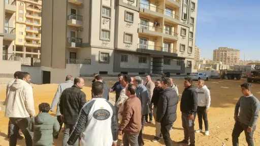 مسئولو ”الإسكان” يتفقدون مشروعات سكنية بمدينة القاهرة الجديدة لدفع العمل