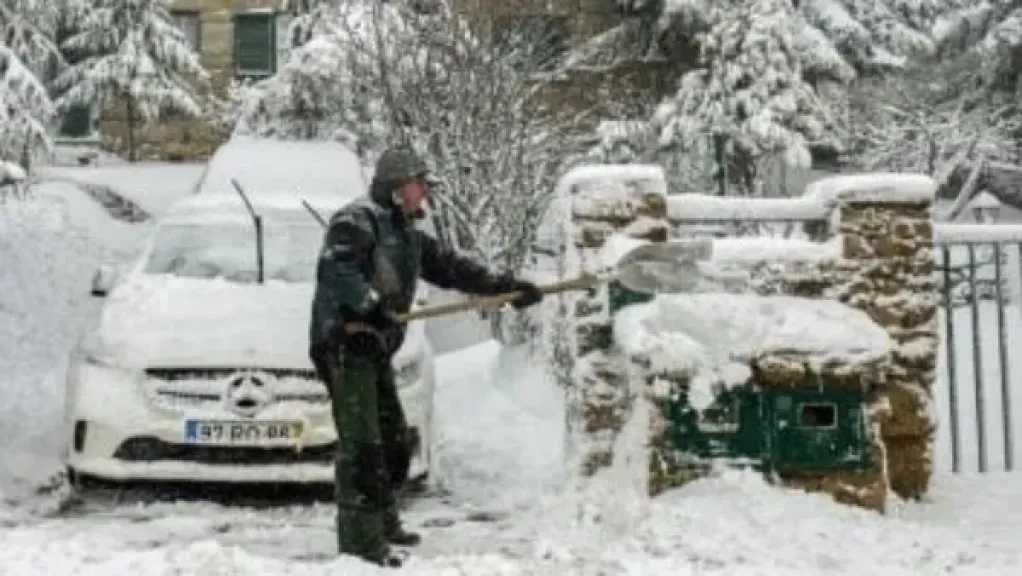 خبير مناخ: أوروبا تواجه عاصفة جورتي وثلوج وظروف جليدية في أجزاء كثيرة من القارة