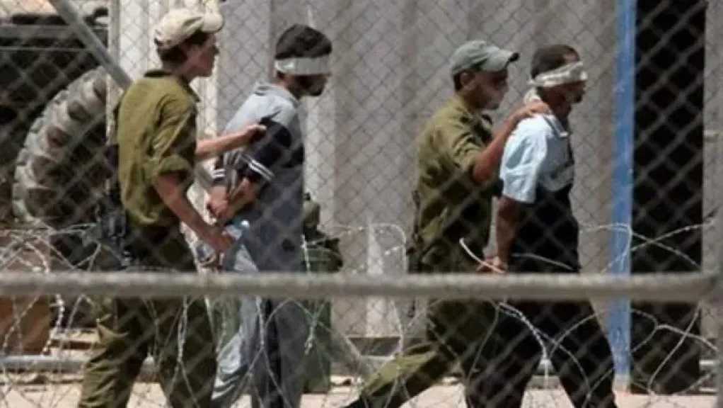 وصول 12 أسيرا محررا إلى مستشفى شهداء الأقصى في غزة