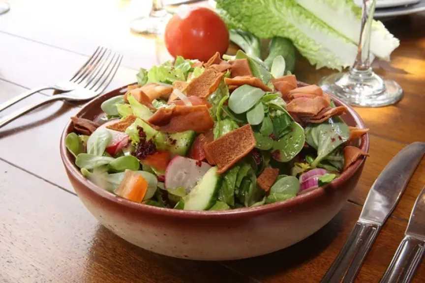 طريقة عمل سلطة الفتوش