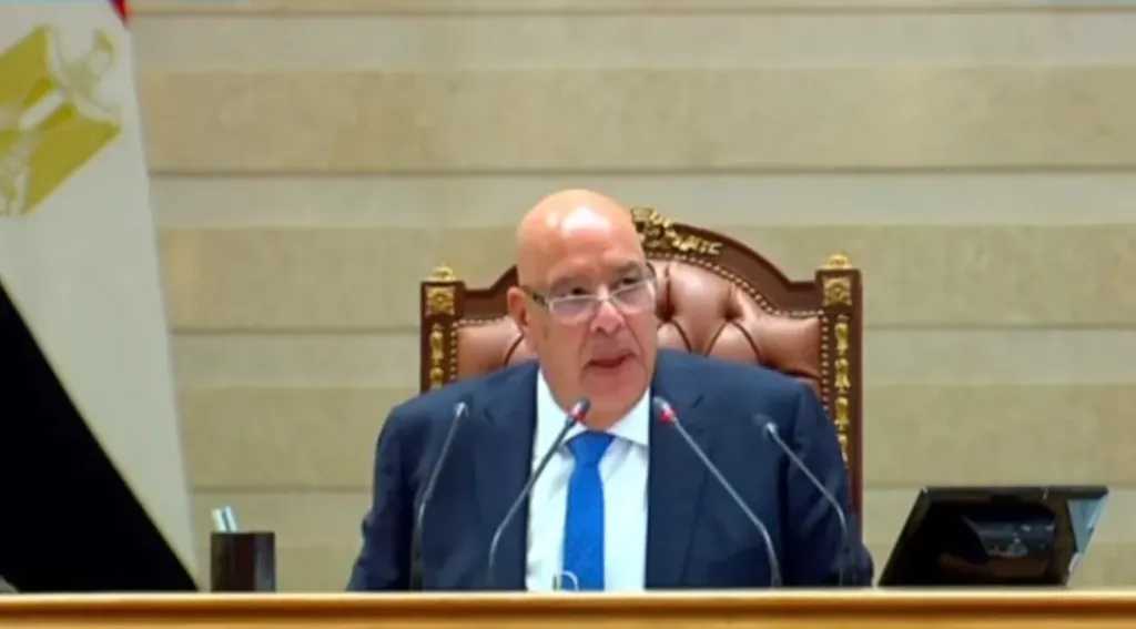 المستشار هشام بدوي يتولى إدارة الجلسة الإجرائية للبرلمان خلفاً لعبلة الهواري