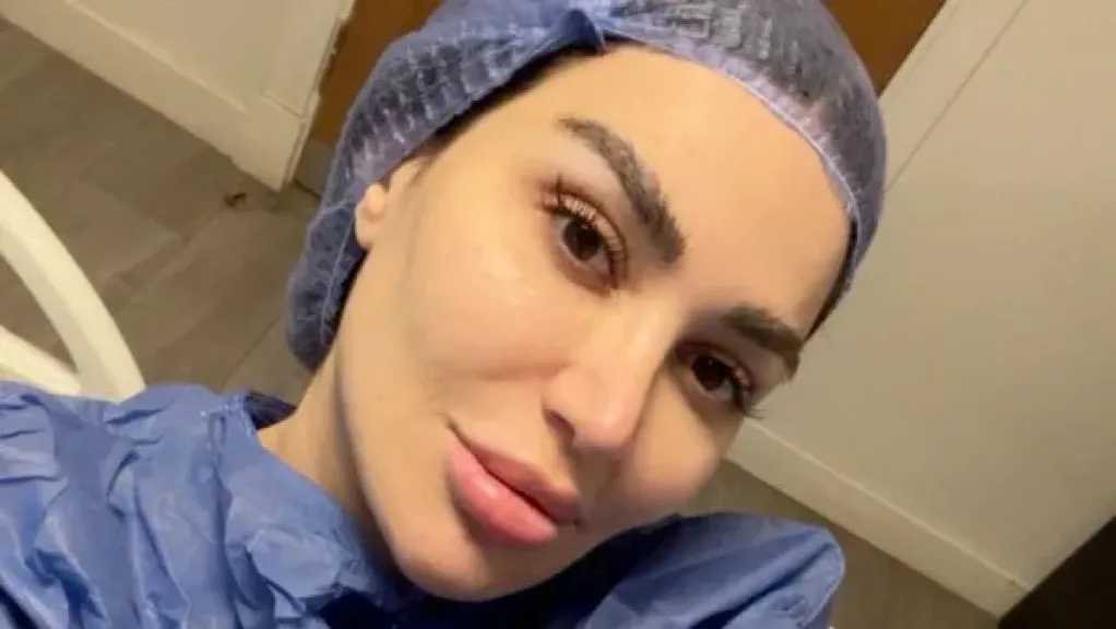 الإعلامية سارة نخلة تدخل غرفة العمليات بسبب أزمة صحية