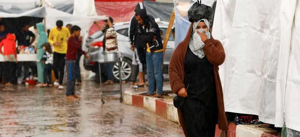 بلدية غزة تحذر من كارثة إنسانية بعد المنخفض الجوي: آلاف الأسر بلا مأوى