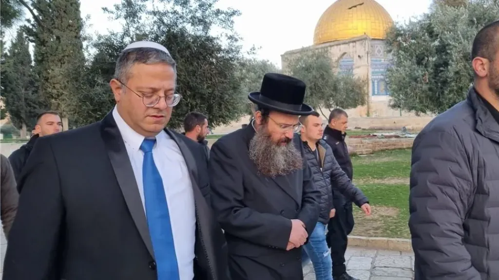 بن غفير يقتحم المسجد الأقصى