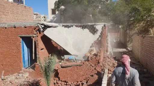 إزالة 10 حالات تعدٍ واسترداد 1450 مترًا من أملاك الدولة بالغردقة