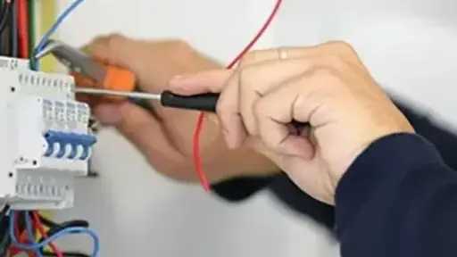 ضبط 200 قضية سرقة تيار كهربائي خلال حملات في القاهرة