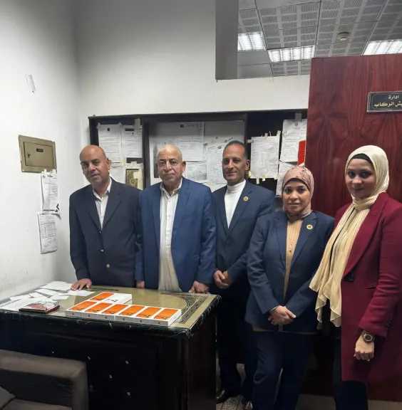 إحباط محاولة تهريب 8 هواتف آيفون17بروماكس بمطار الأقصر الدولي