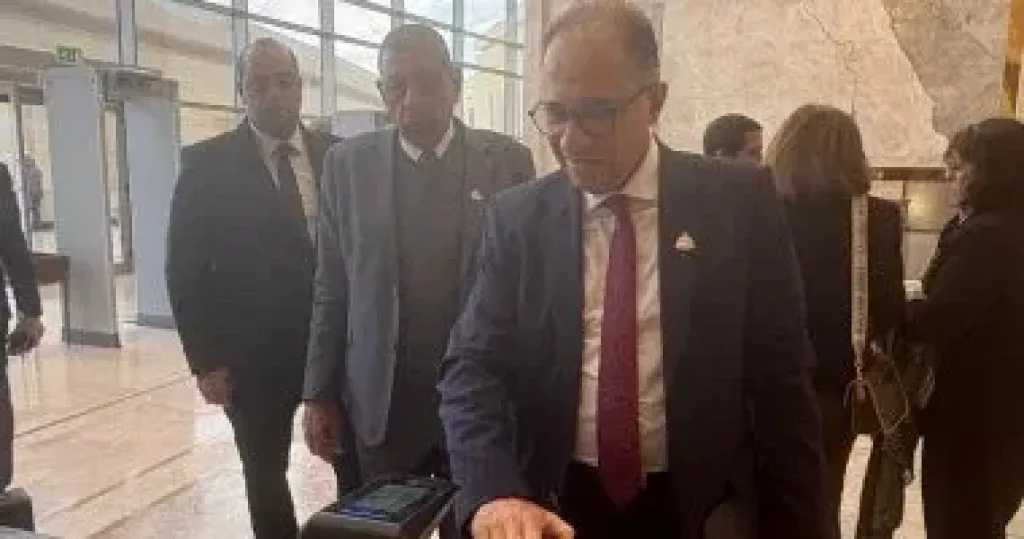 توافد النواب علي القاعة العامة استعدادا لانطلاق جلسة انتخابات اللجان النوعية